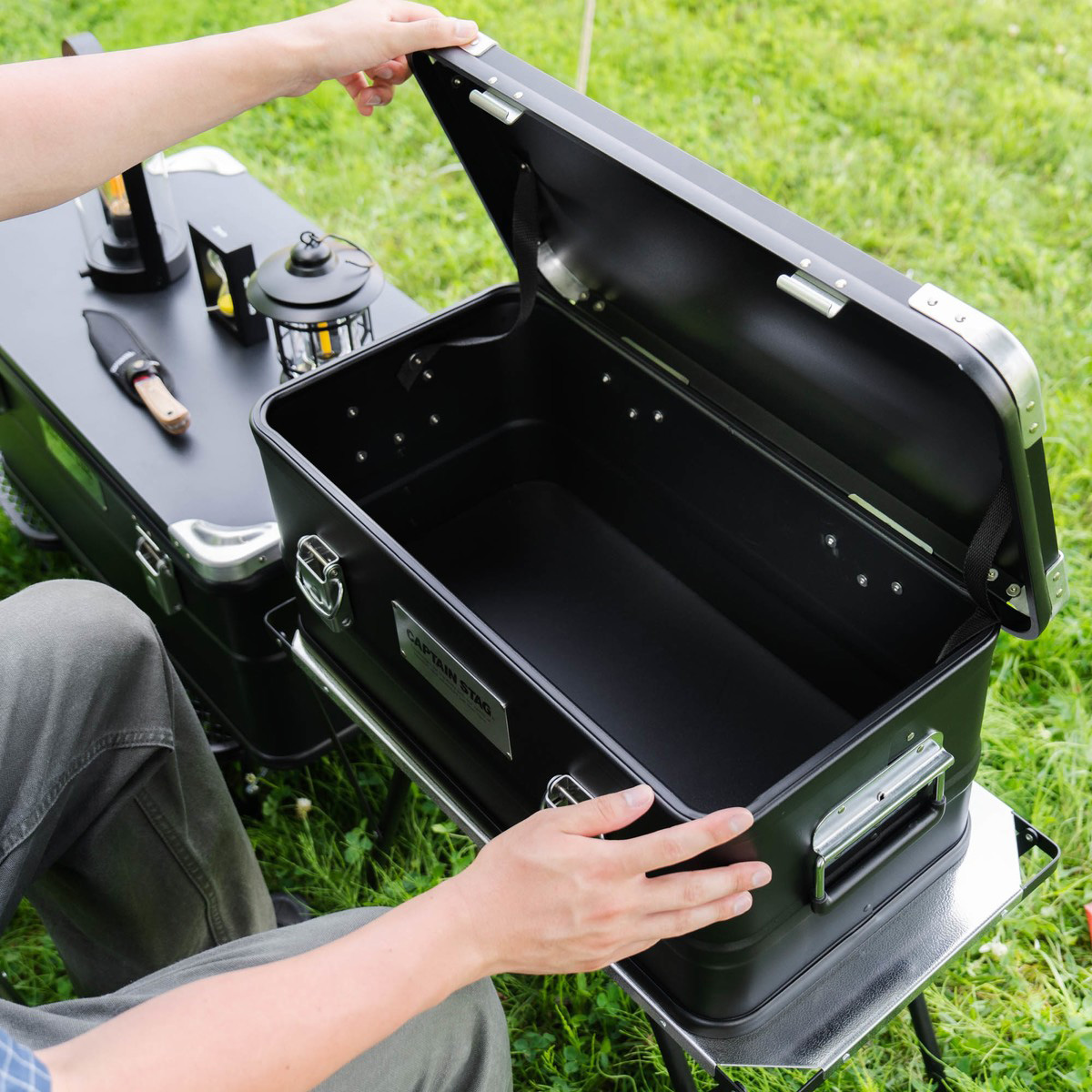 ブラック アルミコンテナボックス 30L - アウトドア・キャンプ用品
