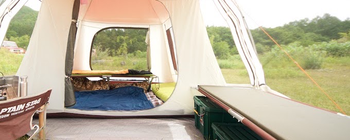 ハイタイプのキャンピングベッド（コット）をテント内で使用