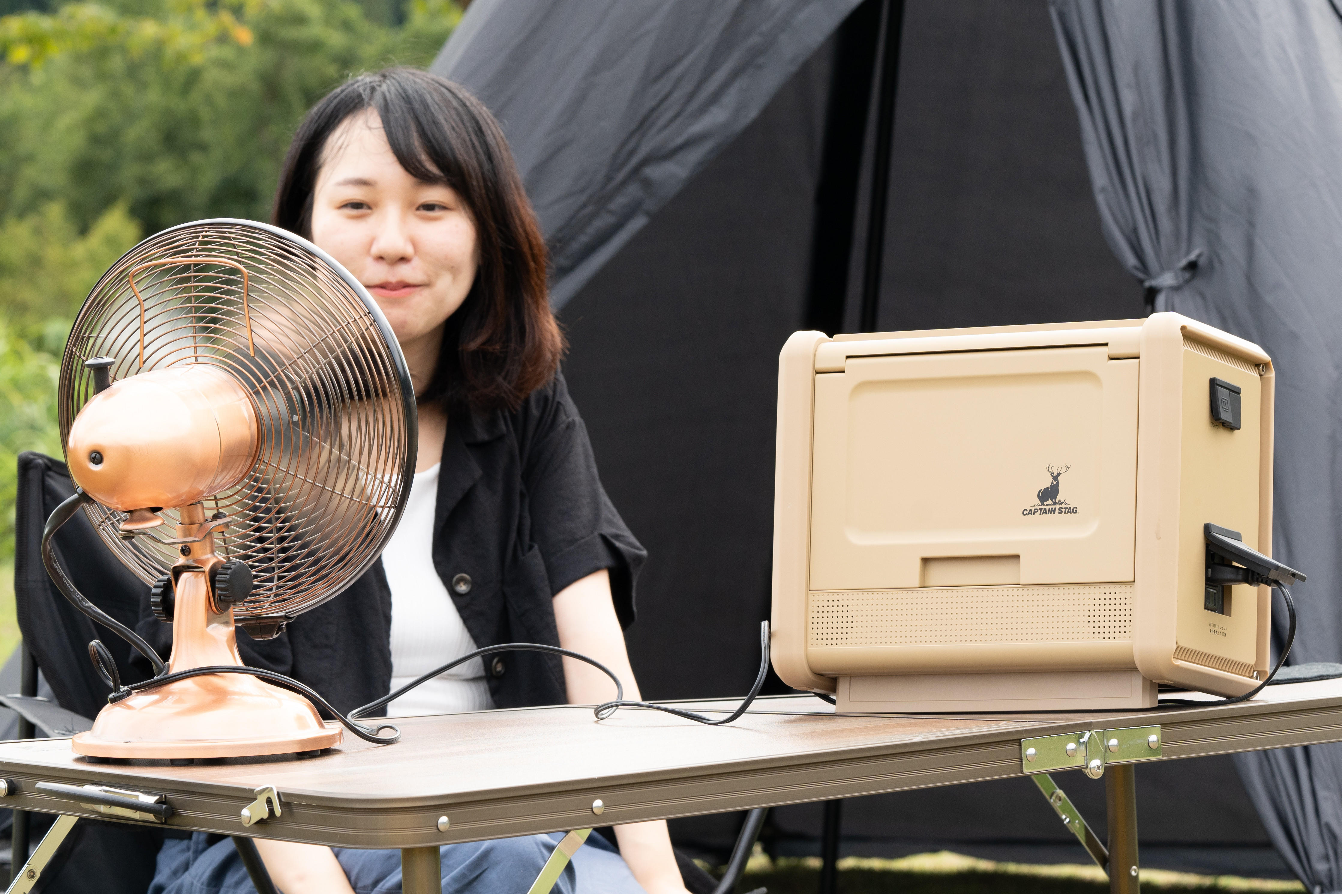 エンタメも充電・電源もこれひとつ テレビ&ラジオ搭載 大容量