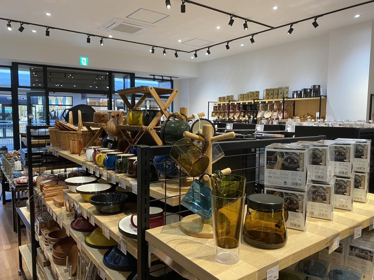 HOME&FIELD FACTORY STORE 岡崎店 店内の様子 3