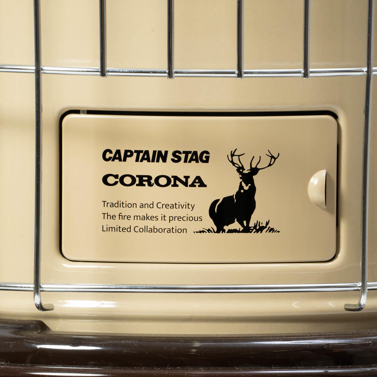 キャプテンスタッグ×コロナ 石油ストーブ イメージカット1